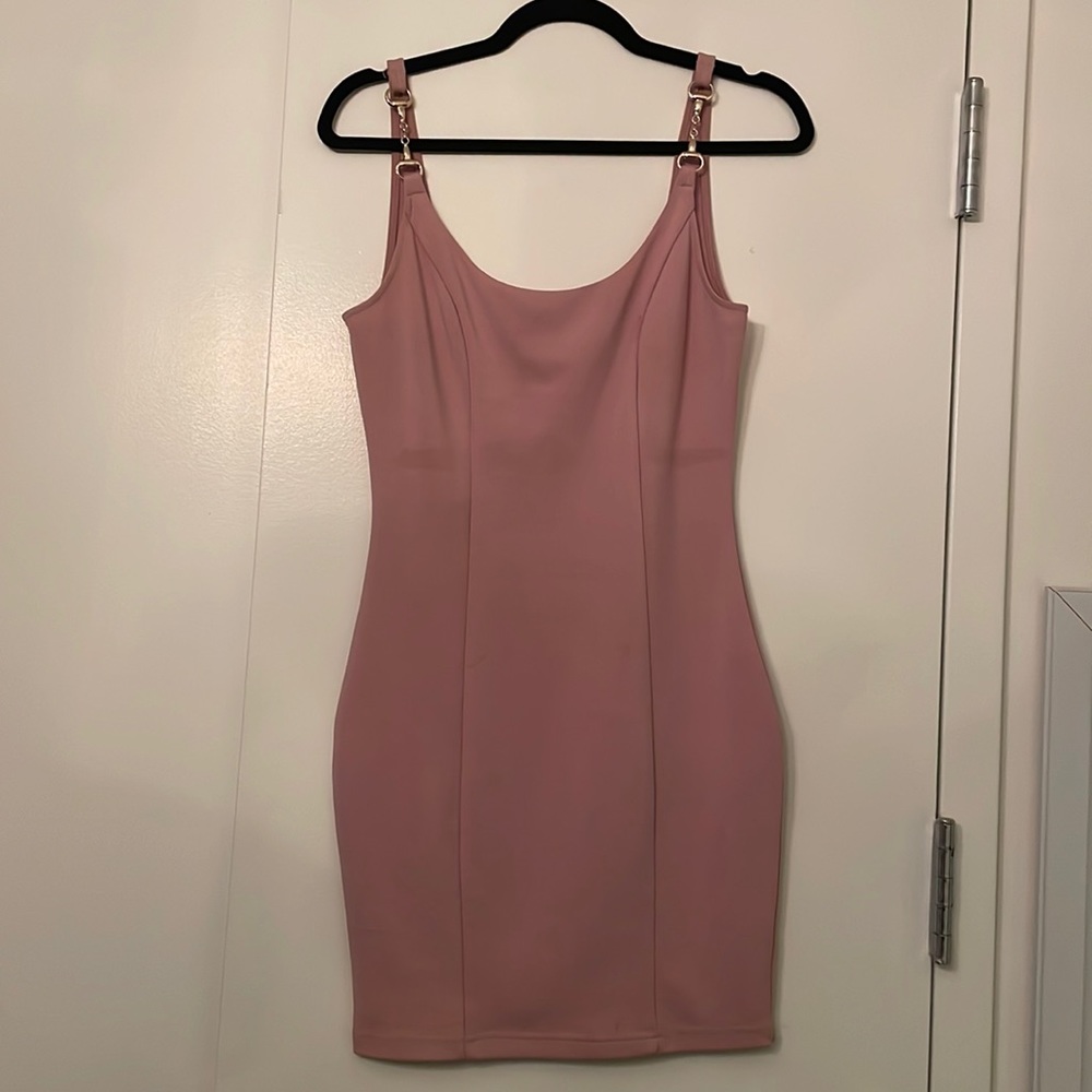 Akira size 4 pink / salmon bodycon dress with gold chain strap